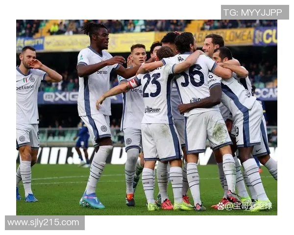 AC米兰大胜维罗纳强势登顶超越国米重回巅峰